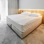Okra & Hotel 3*